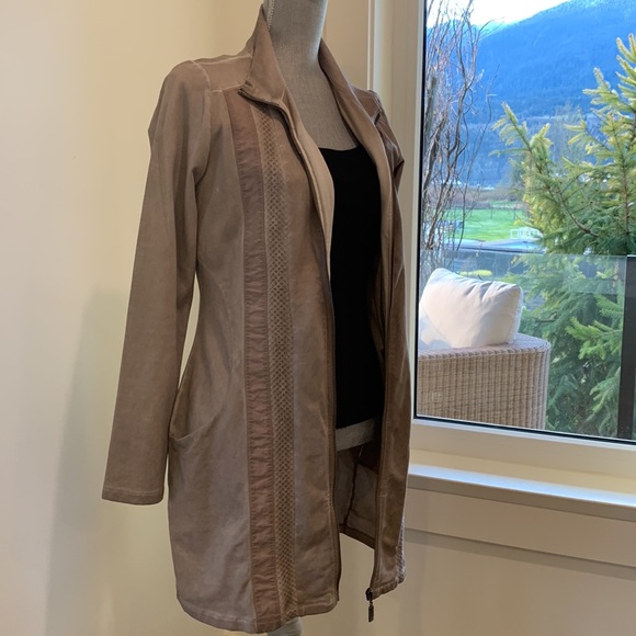 Yest cardigan - Picture 11 of 12